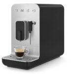 Автоматическая кофемашина Smeg BCC12BLMEU